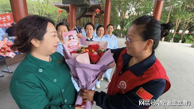 敬白衣天使凝聚社会温情K8凯发沈阳爱心企业致(图2)