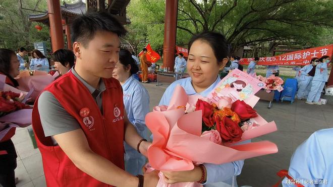 敬白衣天使凝聚社会温情K8凯发沈阳爱心企业致(图5)