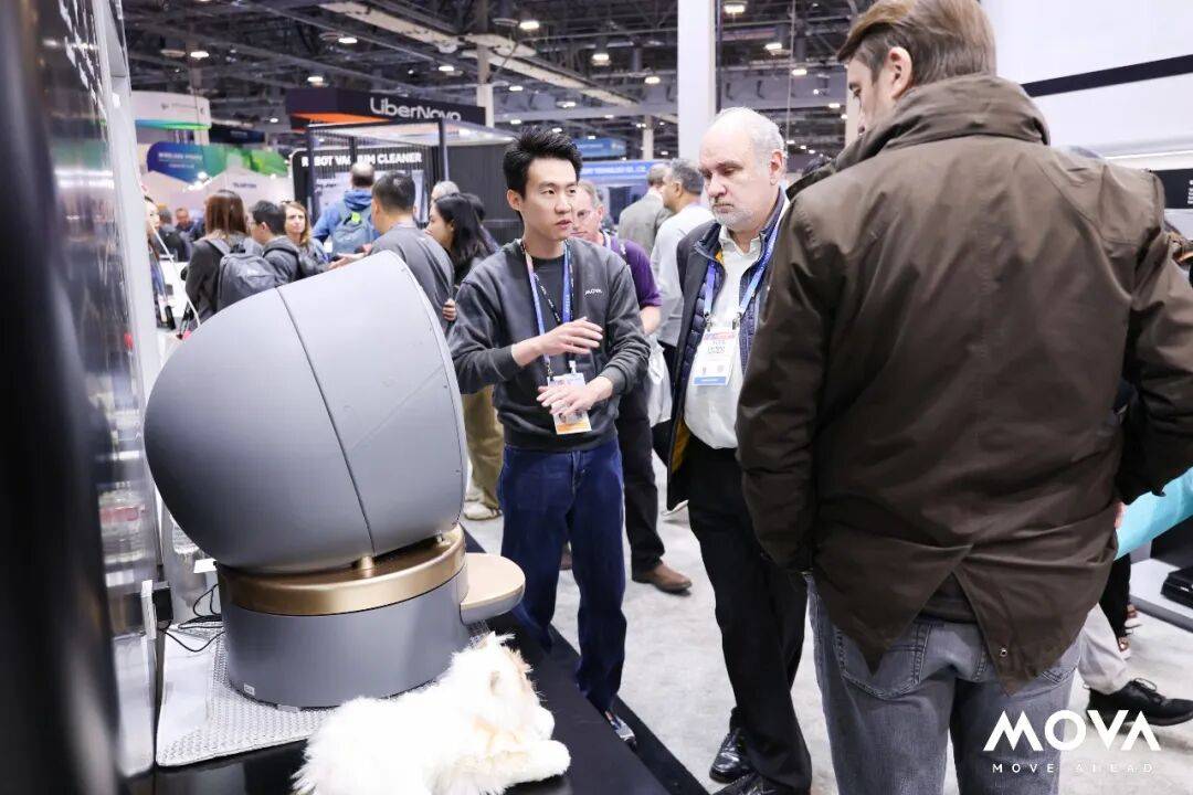 头环伺中MOVA生活电器如何开辟“第三条路”？凯发k8国际厅登录CES 2026观察：在巨(图4)